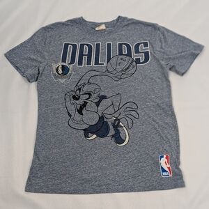Dallas Mavericks NBA Looney Tunes Short Sleeve Gray TShirt Youth Large